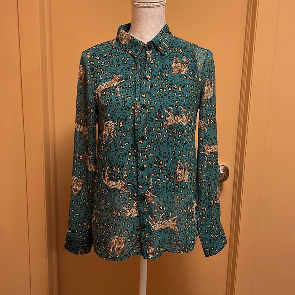 Lulus size small button down blouse